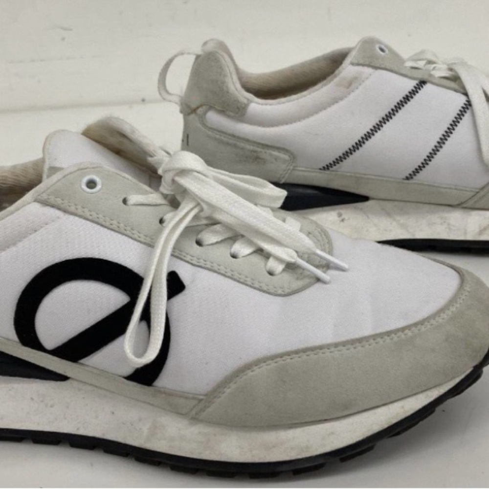 LØCI Six Sneakers